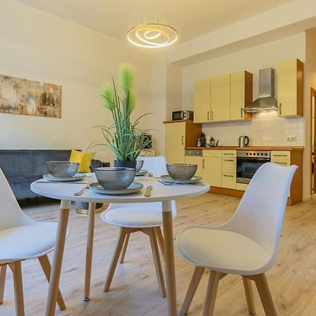 Cityapartment - 53 M², 2 Zimmer, Zentral, Netflix, Kueche, Waschmaschine Cottbus Exterior foto